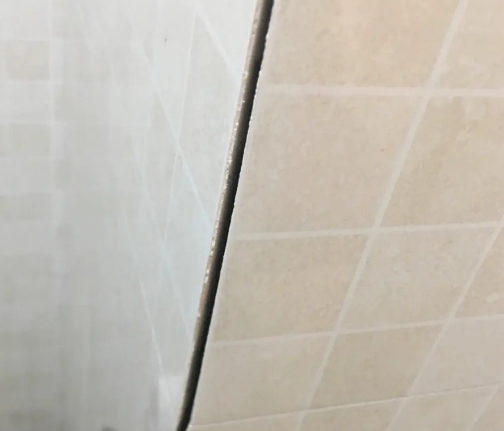 琼中瓷砖空鼓维修公司分享阳台瓷砖脱落的修复过程可以分为以下几个步骤